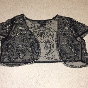 Short sleeve shawl